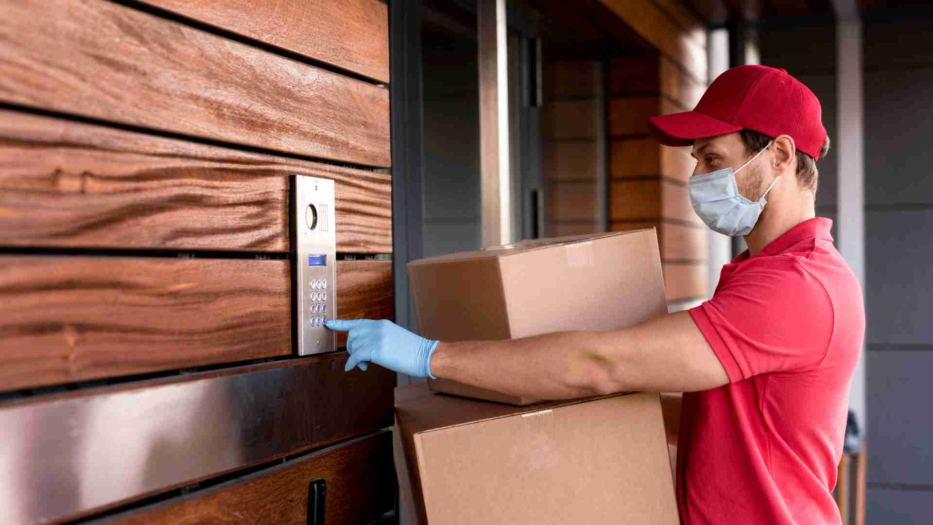 Side View delivery man ringing door