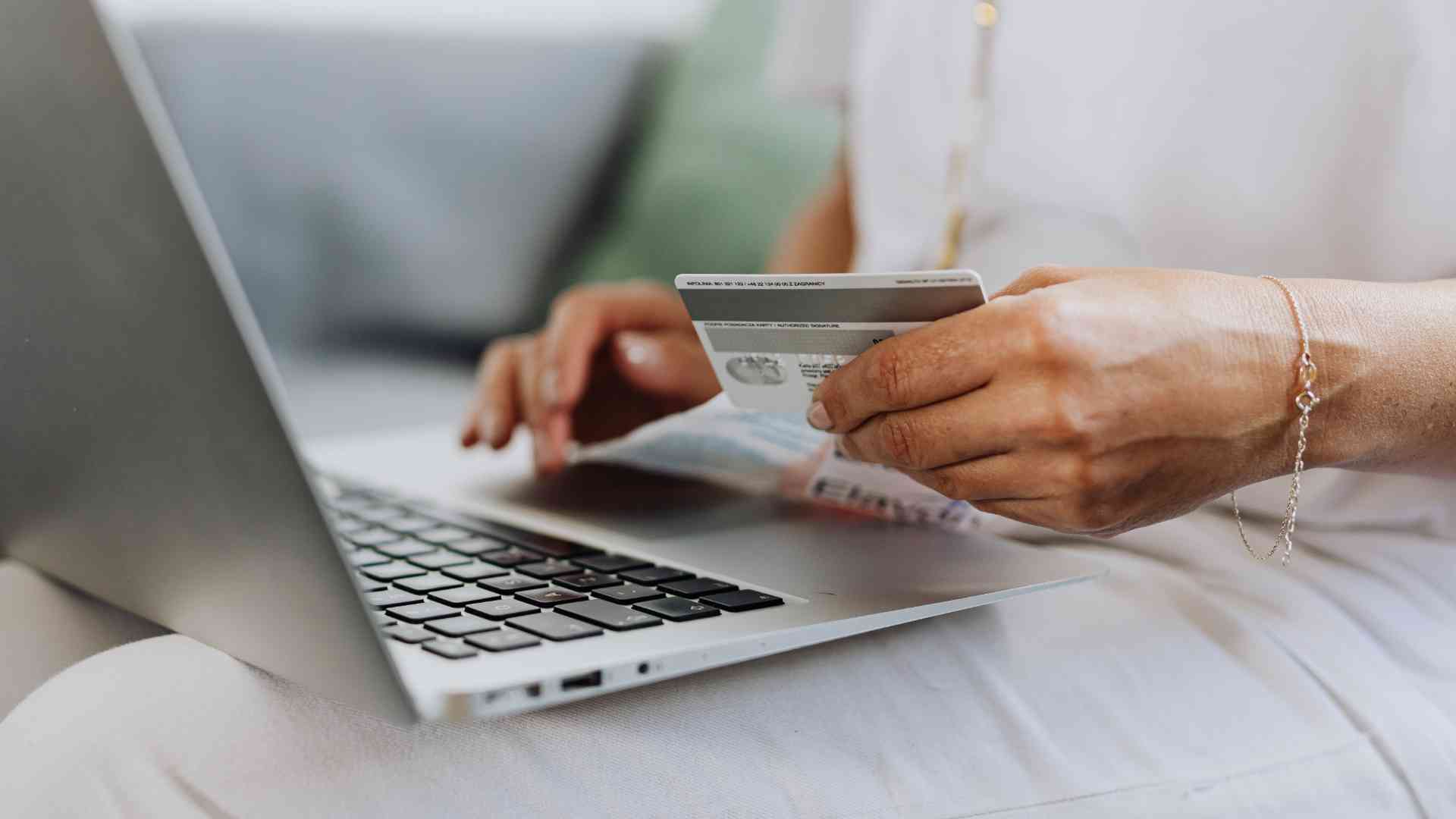 Woman Credit Card Laptop 2020 Shopping Trends